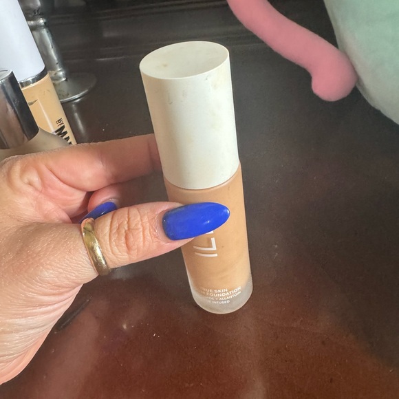 ILIA FOUNDATION! - Picture 3 of 3